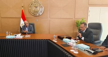 نقيب المرافق: تحسين المستوى المعيشى للعاملين من أولويات وزير الكهرباء