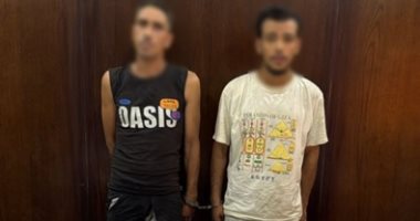 كشف ملابسات فيديو يظهر أشخاص يروجون المواد المخدرة فى القاهرة المتهمان ببيع المواد المخدرة فى المرج