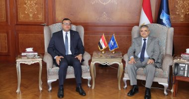 الفريق أسامة ربيع ووزير الإسكان يبحثان إمكانية إنشاء محطات لتحلية المياه بمدن القناة