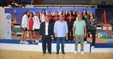 الفراعنة أبطال العرب فى السباحة وياسر إدريس يهنئهم بالإنجاز الكبير تتويج مصر بالبطولة العربية