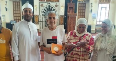 فى يوم ميلاده الـ65.. أرجنتيني يشهر إسلامه بمسجد الميناء الكبير بالغردقة