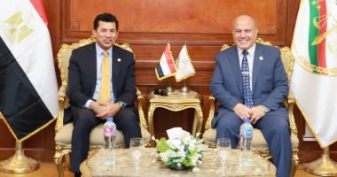 وزير الشباب يهنئ المستشار محمد الشناوى بتوليه رئاسة هيئة النيابة الإدارية