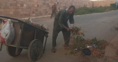 رفع 15 طن أتربة وتراكمات خلال حملة نظافة موسعة بمناطق حى شمال الأقصر