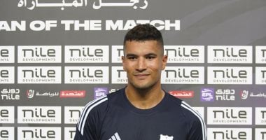 برنامج تأهيلي مكثف لـ شكشك في إنبي لتحديد موقفه من مباراة الأهلي مصطفى شكشك لاعب إنبى