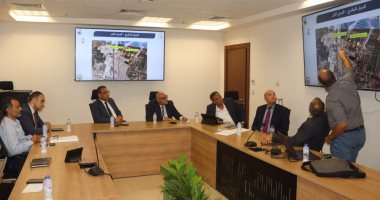 محافظ القليوبية ونائب وزير النقل يبحثان إنشاء كوبرى أعلى مزلقانى قليوب المحطة وعرب العراقى