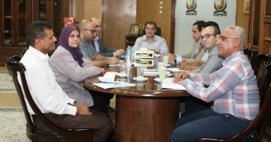 رئيس جامعة جنوب الوادى يناقش استعدادات الجامعة الأهلية للعام الجامعى الجديد