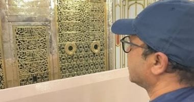 اخبار نيوز : 
                                            هنيدى يحتفل بالمولد النبوى بصورة من الروضة
                                        