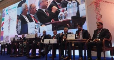 اخبار نيوز : 
                                            أستاذ أورام: العلاج الكيميائى الذكي يقضي على السرطان بأقل مضاعفات
                                        