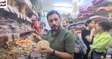 فرحة مولد النبى من قلب شارع "باب البحر".. ألوان وطعم وأسعار جملة (فيديو) فرحة المولد النبوى من قلب "باب البحر" فى فتحى شو