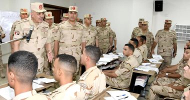الفريق أحمد خليفة يتفقد المنظومة التعليمية بالمعاهد العسكرية التخصصية بالكيان العسكرى