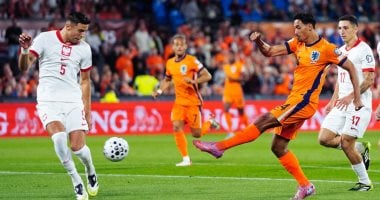 هولندا تتقدم على بولندا بهدف فى الشوط الأول بتصفيات مونديال 2026 مباراة هولندا وبولندا