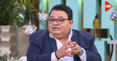 خالد جلال لـ"معكم": عملنا مسرح بملاليم لكن التأثير كان كبيرا.. قلة الإمكانيات تصنع الإبداع