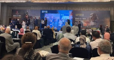 مدير مستشفى وادى النيل يكرم أسماء المديرين السابقين ويثنى على جهودهم