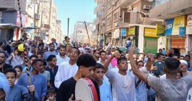 ولد الهدى فالكائنات ضياء.. احتفالات أهالى قنا بالمولد النبوى (فيديو وصور)