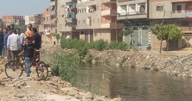 تفاصيل غرق 5 شباب ونجاة آخر فى حادث انقلاب سيارة بمصرف بلبيس.. فيديو