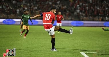 اخبار نيوز : 
                                            منتخب مصر يتقدم على إثيوبيا بهدفىّ محمد صلاح ومرموش فى الشوط الأول.. صور 
                                        