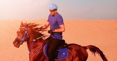 عصام السقا فى جلسة تصوير جديدة: الخيل معقود بنواصيها الخير عصام السقا مع الحصان الخاص به
