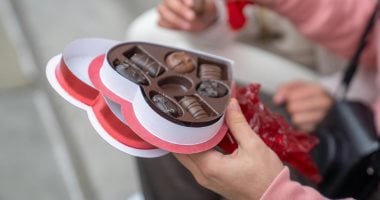 اعرف نوع الشوكولاتة المناسب لكل برج.. القهوة للحمل والسويسرية للثور نوع الشوكولاتة المناسبة لبرجك