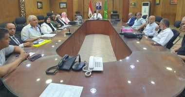 مدير تعليم القليوبية يناقش استعدادات انطلاق العام الدراسى الجديد