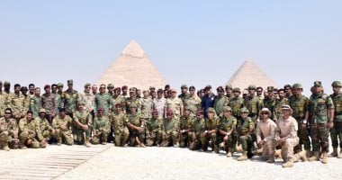 "النجم الساطع - 2025".. تنفيذ قفز حر مظلى بمنطقة الأهرامات