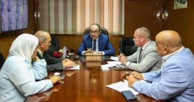 وزير قطاع الأعمال العام يزور شركة السد العالى للمشروعات الكهربائية