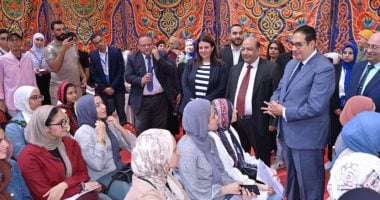 بدء توقيع الكشف الطبى على الطلاب الجدد بجامعة القاهرة بمستشفى الطلبة
