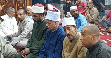 مساجد أسوان تؤدى صلاة خسوف القمر.. فيديو صلاة الخسوف