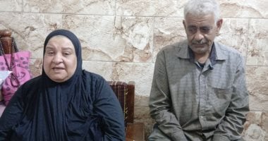 جريمة طعن تنهى حياة سائق توك توك بالإسكندرية.. والدته: طلب أحضنه وأبوسه ومات.. فيديو