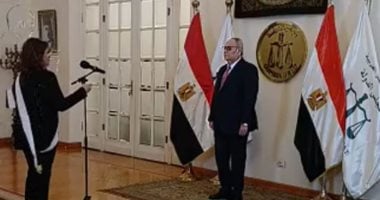 أول دفعة قاضيات فى تاريخ مجلس الدولة يؤدين اليمين أمام رئيس المجلس.. صور أول دفعة قاضيات فى تاريخ مجلس الدولة يؤدين اليمين
