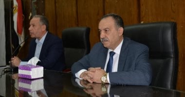 محافظ أسيوط يوجه بسرعة إنهاء أعمال الصيانة بالمدارس قبل بدء الدراسة