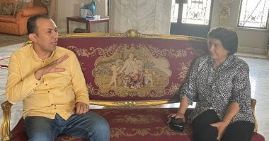 فريدة الزمر تكشف تفاصيل سرقة فيلتها بمنطقة كرداسة: الخادمة خانت ثقتى الزميل محمود عبد الراضى مع الإعلامية فريدة الزمر