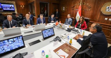 وزيرة التنمية المحلية تبحث مع نائب وزير إدارة الطوارئ بالصين مجالات التعاون