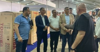 محافظ الجيزة يتفقد تجهيزات افتتاح معرض أهلًا مدارس بحى العمرانية.. صور