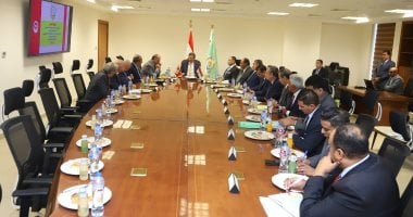 وزير الزراعة يبحث مع وفد تونسى تعزيز الاستثمارات الزراعية المشتركة
