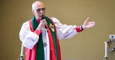 رئيس أساقفة الكنيسة الأسقفية يترأس صلوت القداس الإلهى لرعية ميانمار