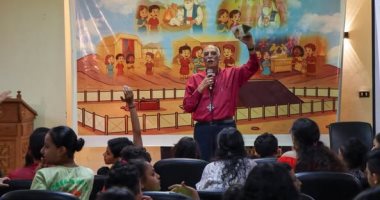 رئيس الأساقفة يزور مؤتمر مدارس الأحد التابع للأبرشية