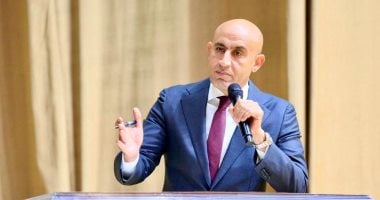 وزير التعليم يوجه بوجود الكتب مع الطلاب منذ أول يوم دراسة