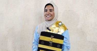 "يا حامل القرآن".. زينب حفظت كتاب الله فرزقها بـ"عُمرة".. صور