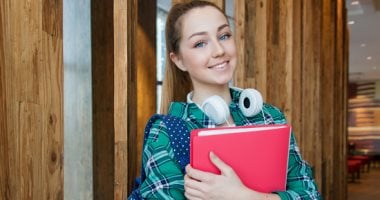 اخبار نيوز : 
                                            سنة أولى جامعة.. 5 حاجات لازم تكون فى شنطتك كل يوم
                                        