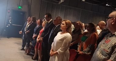 إلهام شاهين وهالة صدقى ومروان حامد وسيمون فى حفل افتتاح مهرجان بردية السينمائى