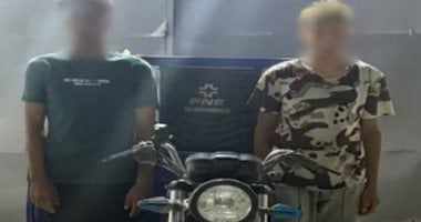 فيديو متداول يقود لضبط متهمين بسرقة فتاة فى الشارع