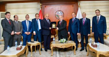 رئيس النيابة الإدارية يستقبل مجلس نادى قضاة مصر لتقديم التهنئة بتوليه منصبه