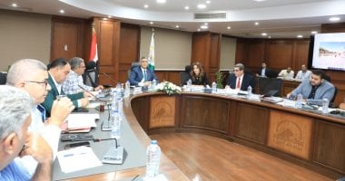 محافظ الجيزة يعقد اجتماعات مع إدارات الأجهزة التنفيذية لبحث تطوير الخدمات