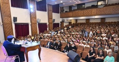 البابا تواضروس الثانى يلتقى زوجات كهنة الإسكندرية