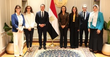 وزيرة التضامن تستعرض مع السفير الفرنسى بالقاهرة جهود الحماية الاجتماعية