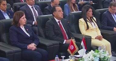 رئيس الوزراء مع نظيرته التونسية