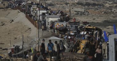 شبح الغارات الجوية للعدو الإسرائيلي تجبر أهالى غزة على الفرار