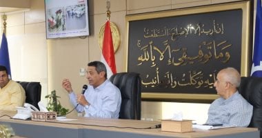 محافظ السويس يبحث الاستعدادات لاستقبال احتفالات العيد القومى للمحافظة