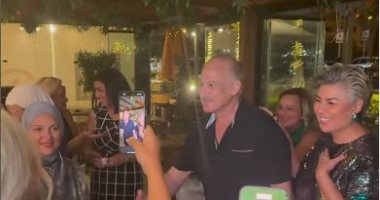 اخبار نيوز : 
                                            الظهور الأول للمخرج عمر زهران في عيد ميلاد مفيدة شيحة.. فيديو
                                        