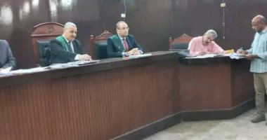 السجن المشدد 15 عاما لعامل وبراءة زوجته فى تهمة الاتجار بالأسلحة بقنا